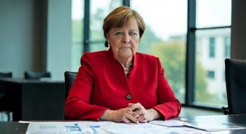 Politik als Katalysator für wirtschaftliche Veränderungen (8/10)